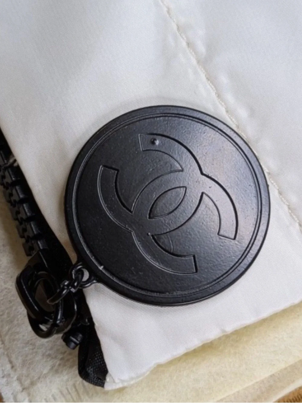 CHANEL Oversized Puffer Makeup Cosmetic Pouch/ IPAD Etc. Case — New! 🖤🤍